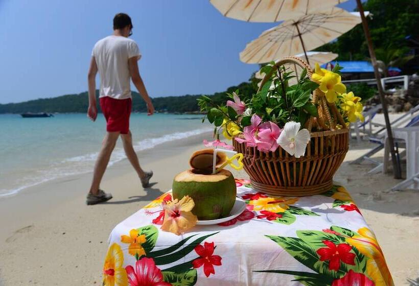 فندق Sangthian Beach Resort