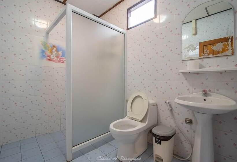 فندق Sangthian Beach Resort