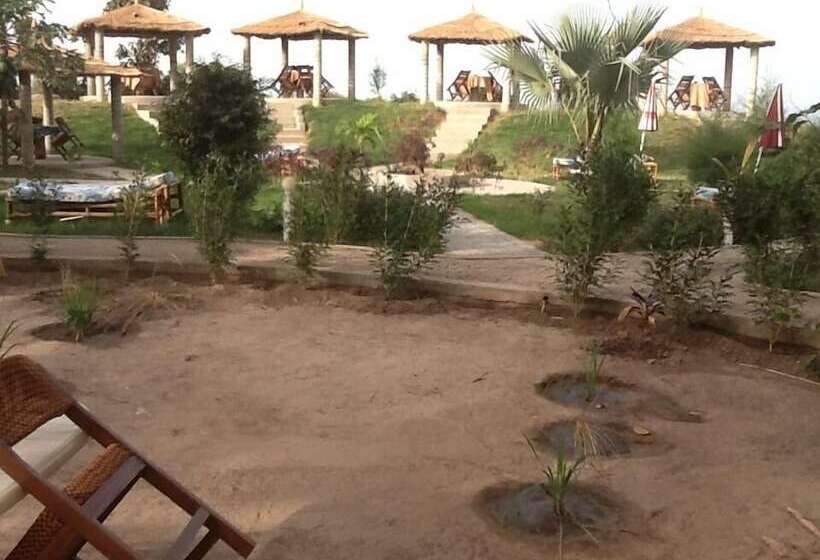 هتل Tanji Bird Reserve Eco Lodge   Adults Only