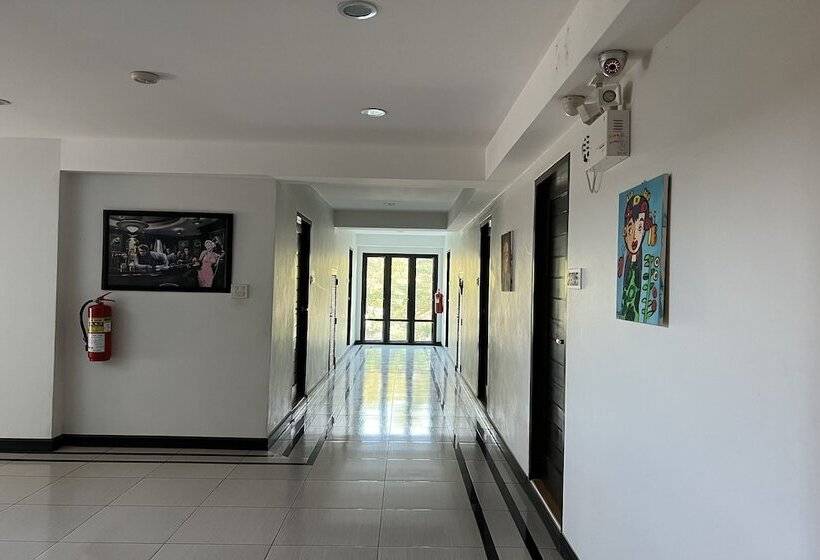 Otel The Season Airport Udonthani