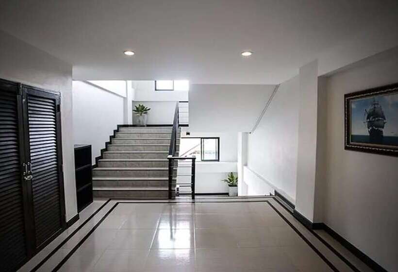 Otel The Season Airport Udonthani