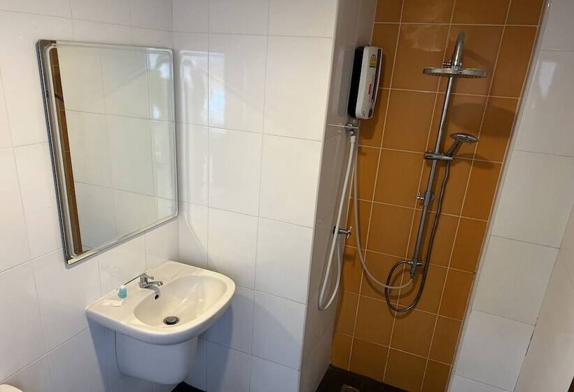 Otel The Season Airport Udonthani