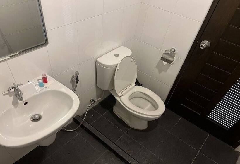 Otel The Season Airport Udonthani