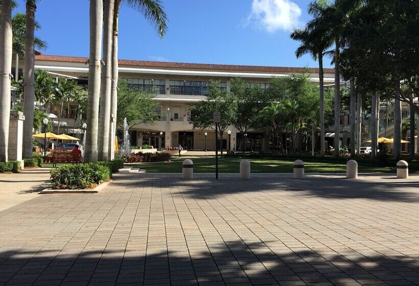 Lyx Suites At Merrick Park In Coral Gables