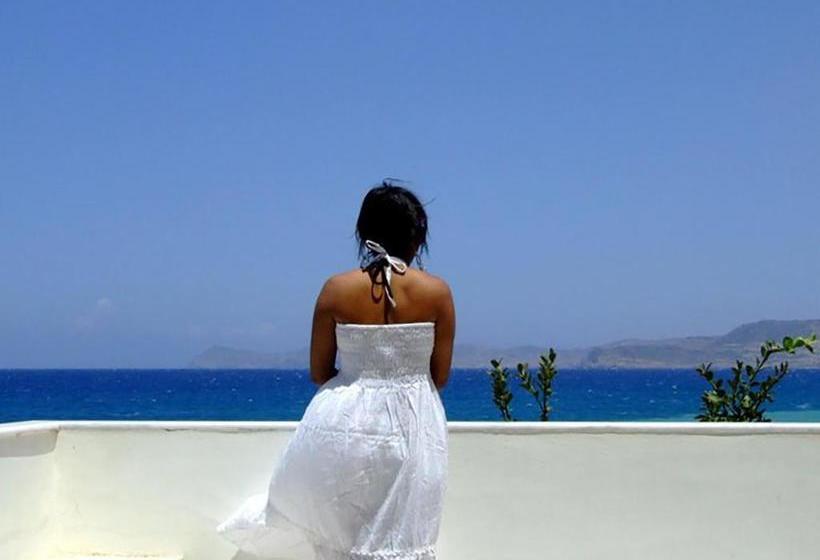 Minos Apartments & Studios