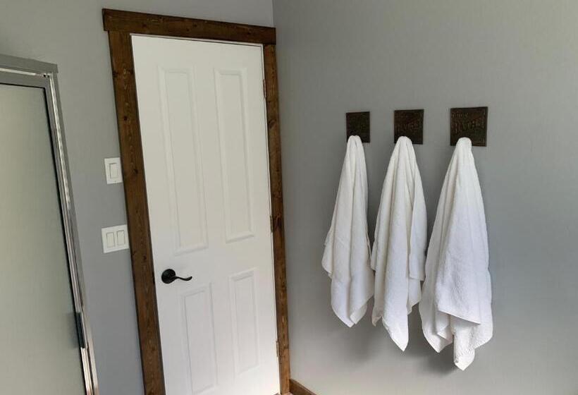 فندق على الطريق The Beaverhead Lodge