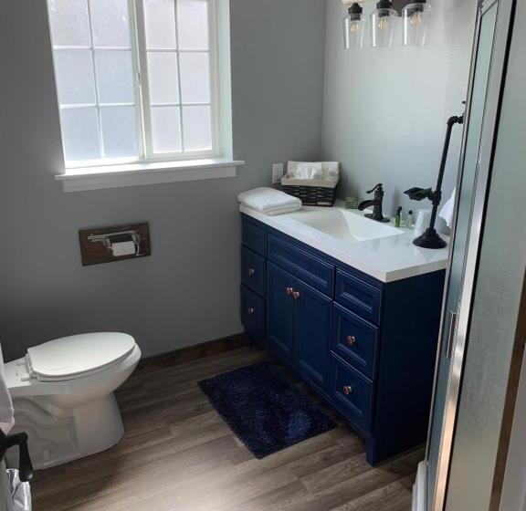 فندق على الطريق The Beaverhead Lodge