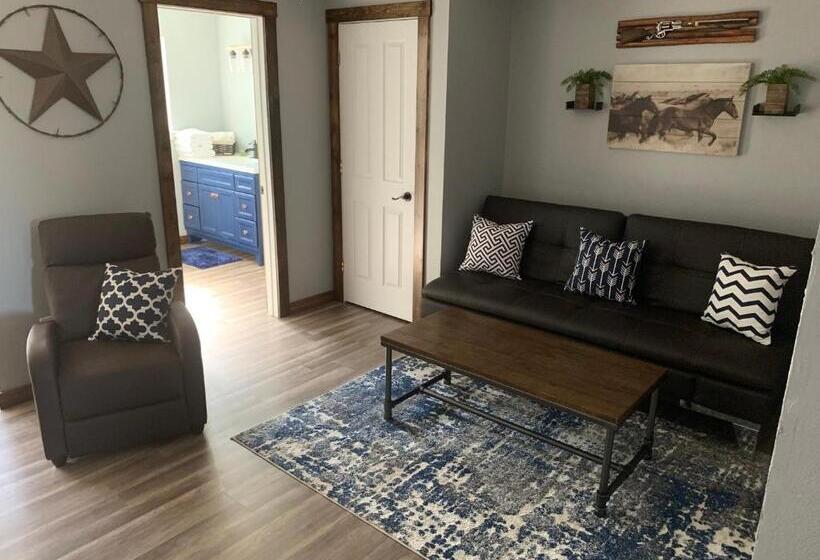 فندق على الطريق The Beaverhead Lodge