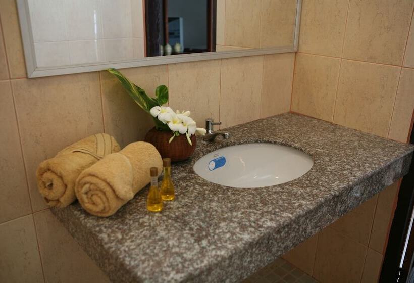 פנסיון Alisa Guesthouse