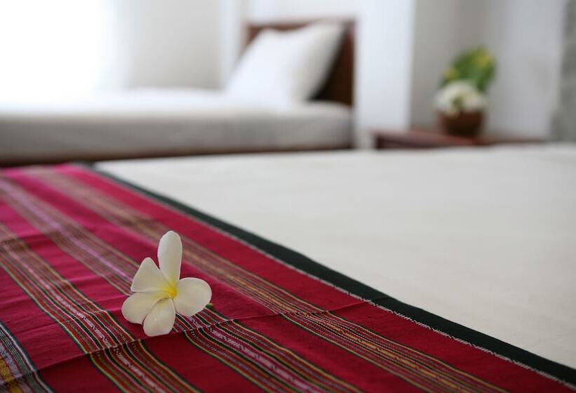 פנסיון Alisa Guesthouse