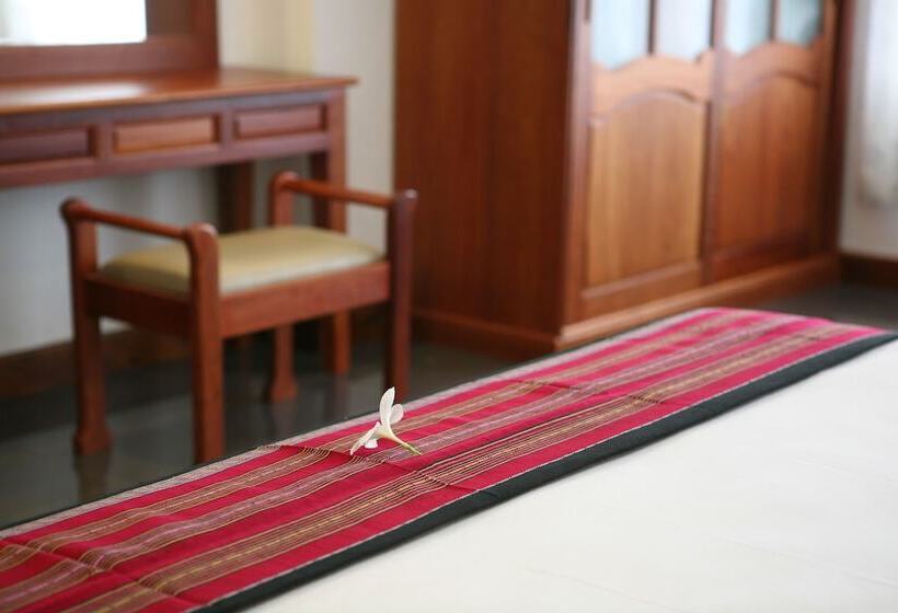 פנסיון Alisa Guesthouse