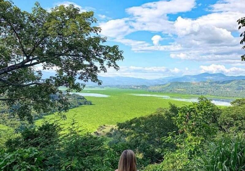 ペンション Casa 1800 Suchitoto