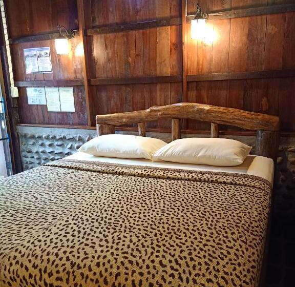 Пансион J & J Guesthouse