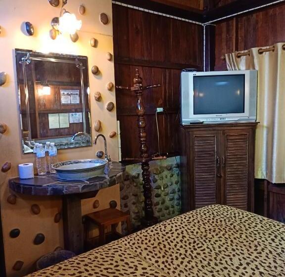 Пансион J & J Guesthouse