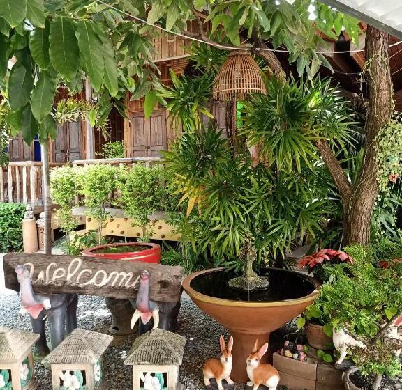 Пансион J & J Guesthouse