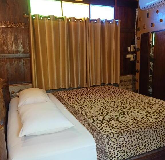 Пансион J & J Guesthouse