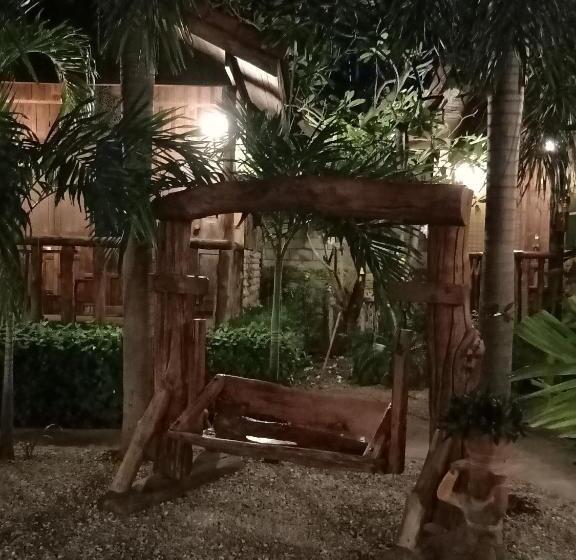 Пансион J & J Guesthouse