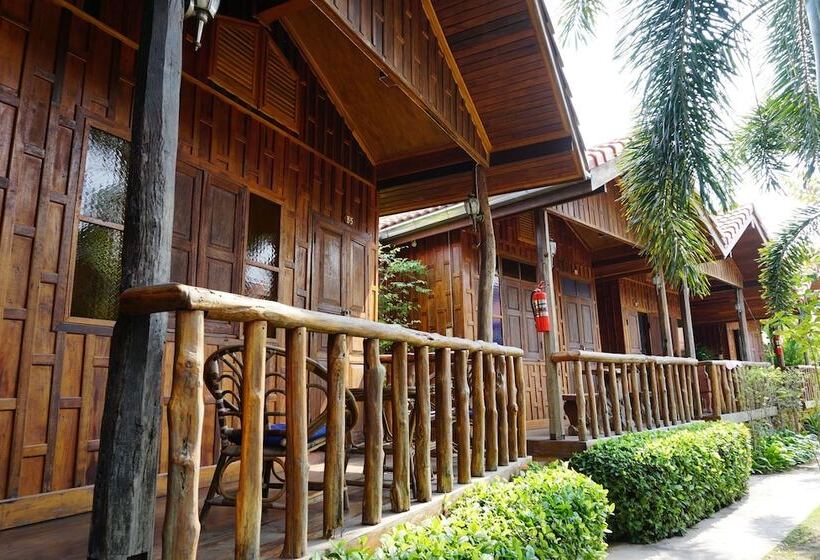 פנסיון J & J Guesthouse