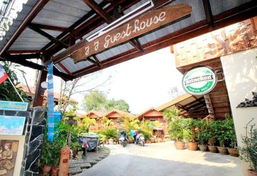 Пансион J & J Guesthouse