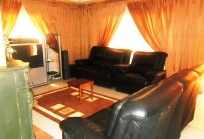 펜션 Kungwini Guest House And Conference Centre