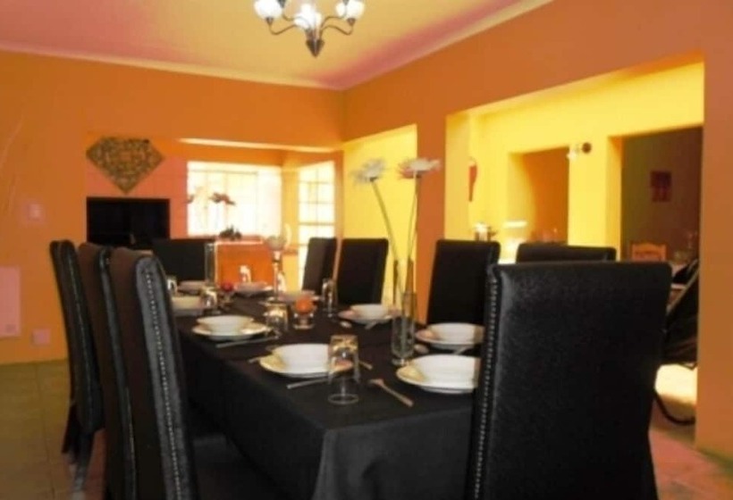 펜션 Kungwini Guest House And Conference Centre