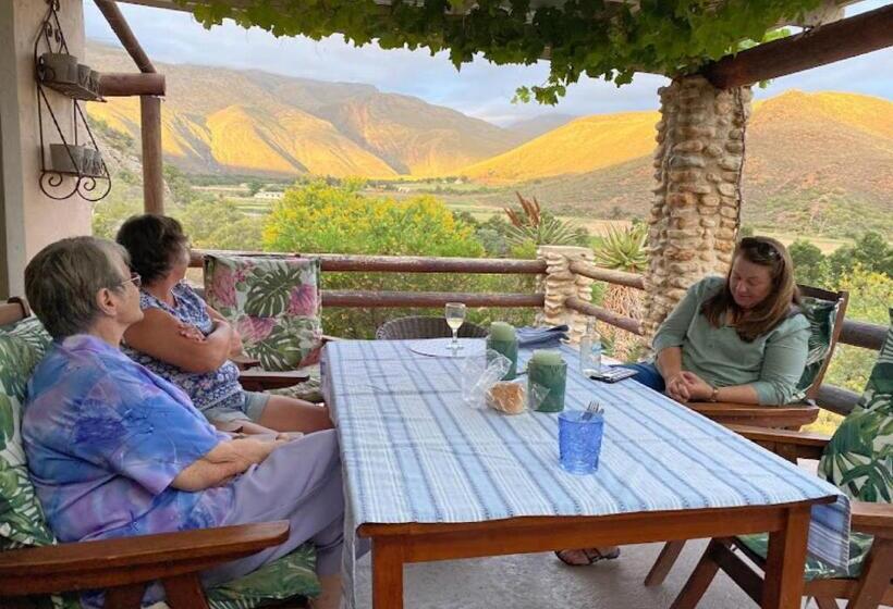 بنسيون Oaksrest Vineyards Guest Farm