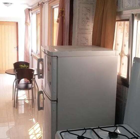 پانسیون Pelican Residence