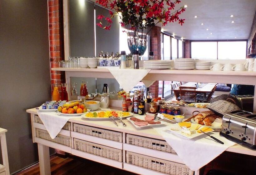 膳宿费 White Shark Guest House