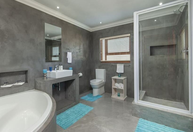 膳宿费 White Shark Guest House