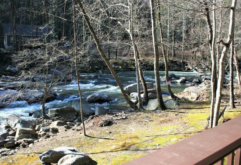 The Esmeralda Inn At Lake Lure