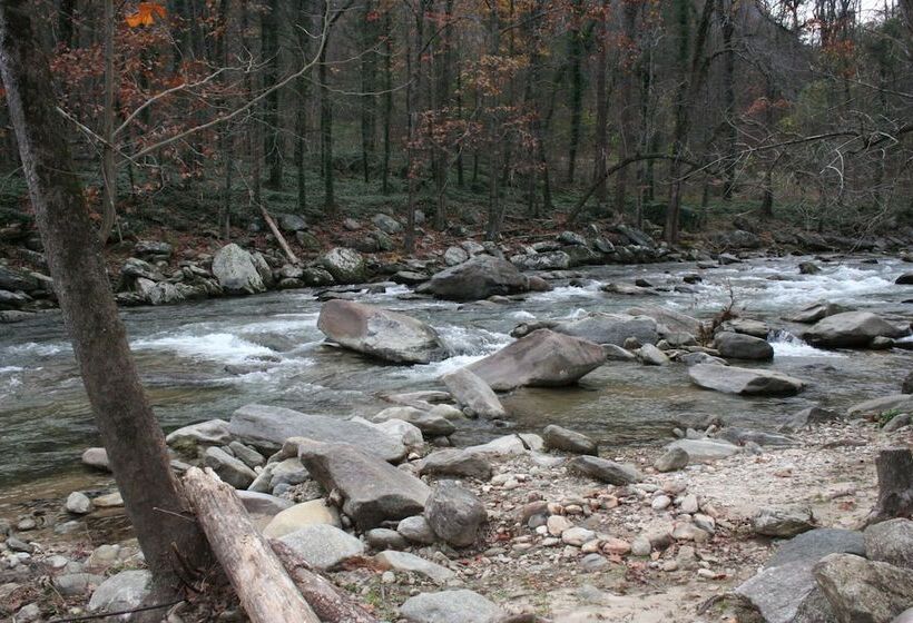The Esmeralda Inn At Lake Lure