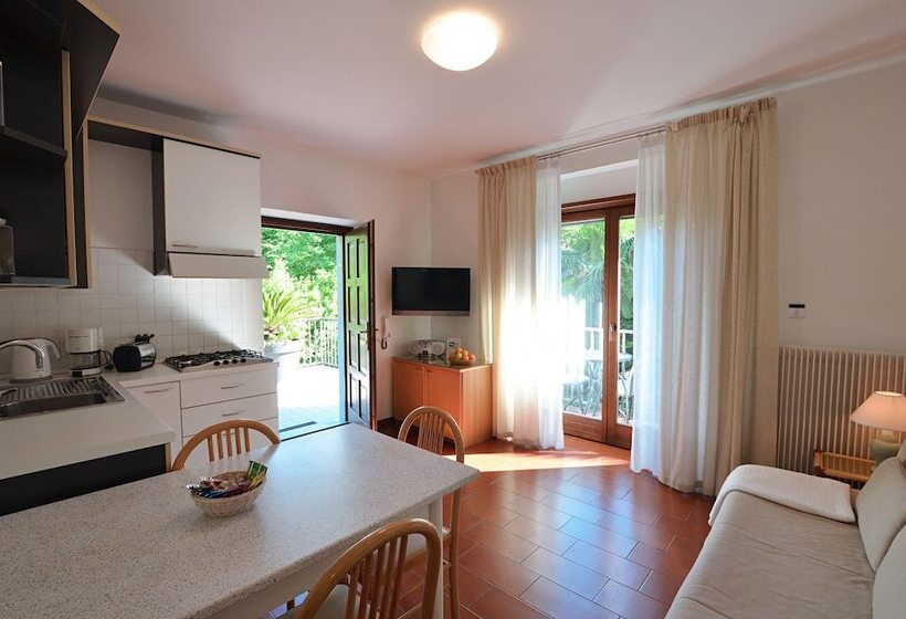 Villa Phoenix   Lake Apartments