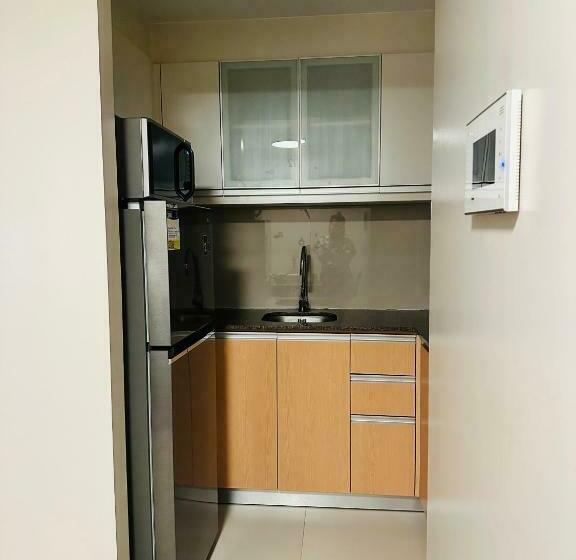 81 Newport Condominium Cluster 5 3a By Rechelle Nunag