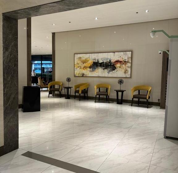 81 Newport Condominium Cluster 5 3a By Rechelle Nunag