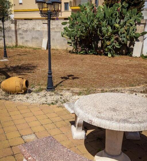 ベッドアンドブレックファースト Villa Giardino Delle Zie  Possibilità Di Servizio Mezza Pensione Cena Al Tavolo Colazione Vicino Osp