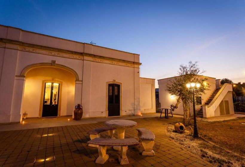 ベッドアンドブレックファースト Villa Giardino Delle Zie  Possibilità Di Servizio Mezza Pensione Cena Al Tavolo Colazione Vicino Osp