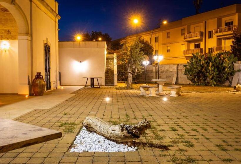 ベッドアンドブレックファースト Villa Giardino Delle Zie  Possibilità Di Servizio Mezza Pensione Cena Al Tavolo Colazione Vicino Osp