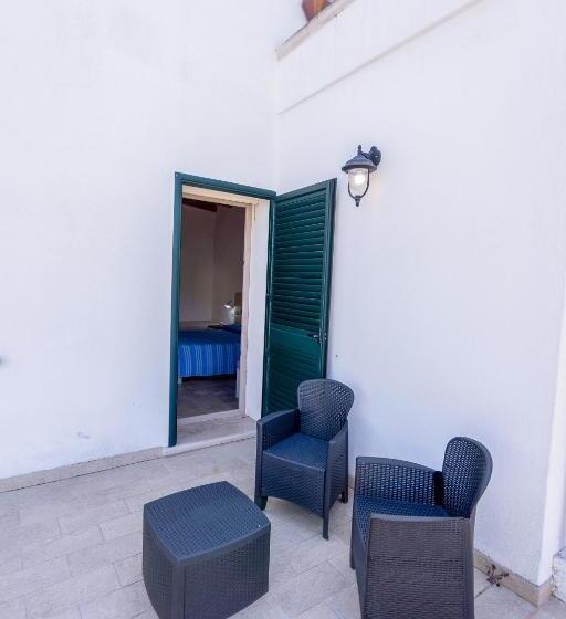 ベッドアンドブレックファースト Villa Giardino Delle Zie  Possibilità Di Servizio Mezza Pensione Cena Al Tavolo Colazione Vicino Osp