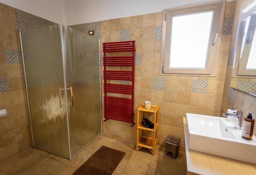 ベッドアンドブレックファースト Villa Giardino Delle Zie  Possibilità Di Servizio Mezza Pensione Cena Al Tavolo Colazione Vicino Osp