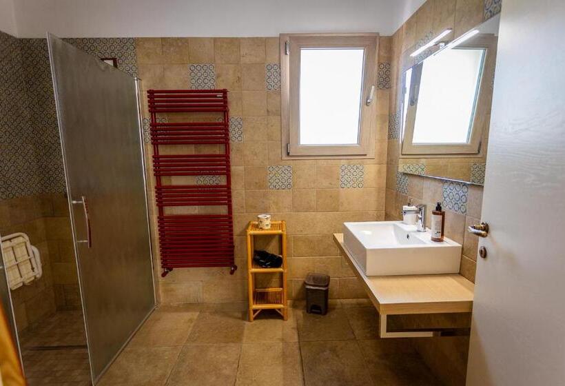 ベッドアンドブレックファースト Villa Giardino Delle Zie  Possibilità Di Servizio Mezza Pensione Cena Al Tavolo Colazione Vicino Osp