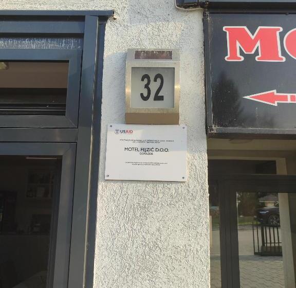 تختخواب و صبحانه Malena