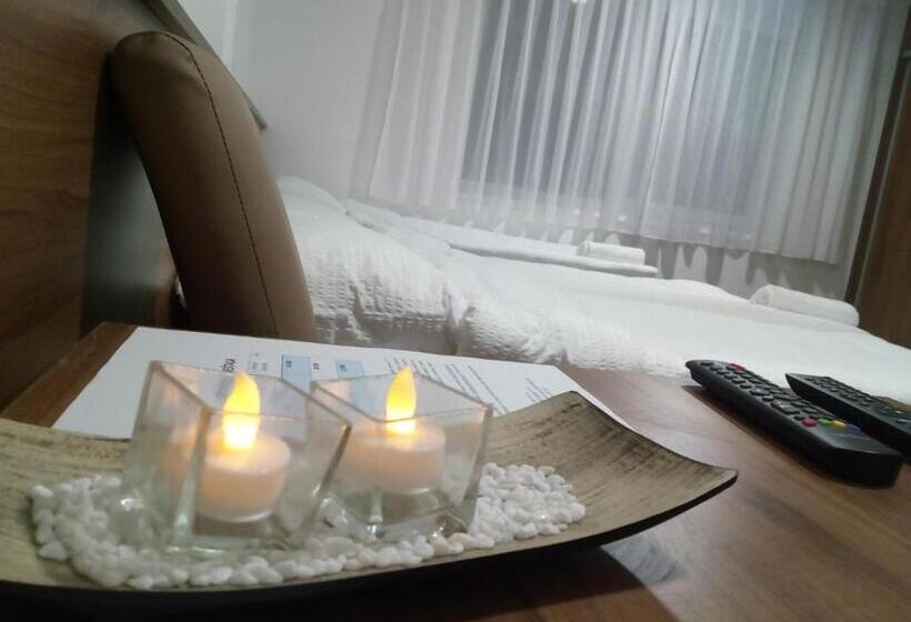 تختخواب و صبحانه Malena