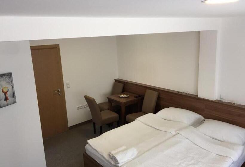 تختخواب و صبحانه Malena