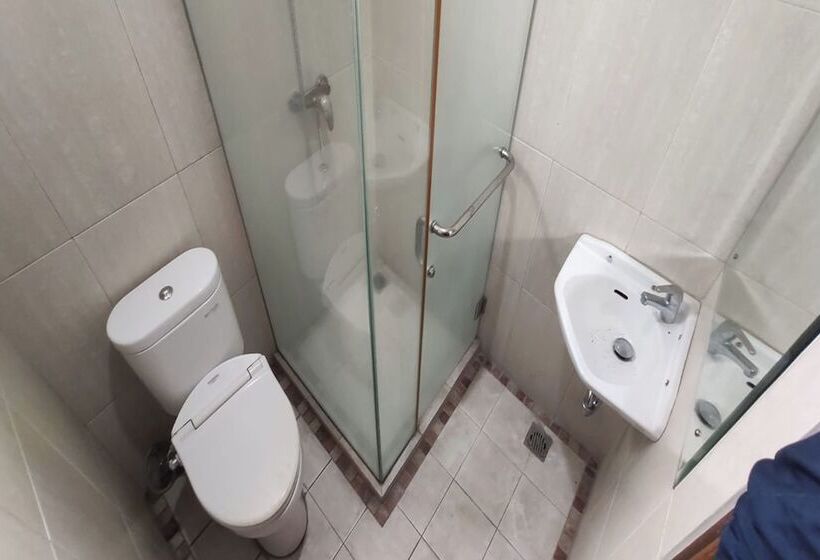 ホテル Behomy Corner Eight Lippo Karawaci