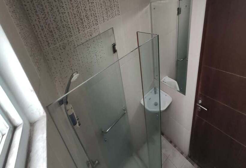 هتل Behomy Corner Eight Lippo Karawaci