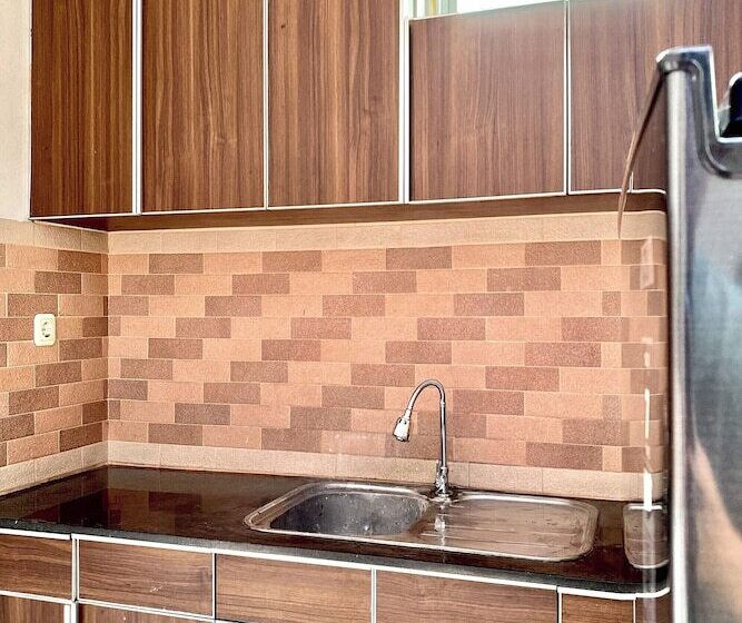 ホテル Behomy Corner Eight Lippo Karawaci