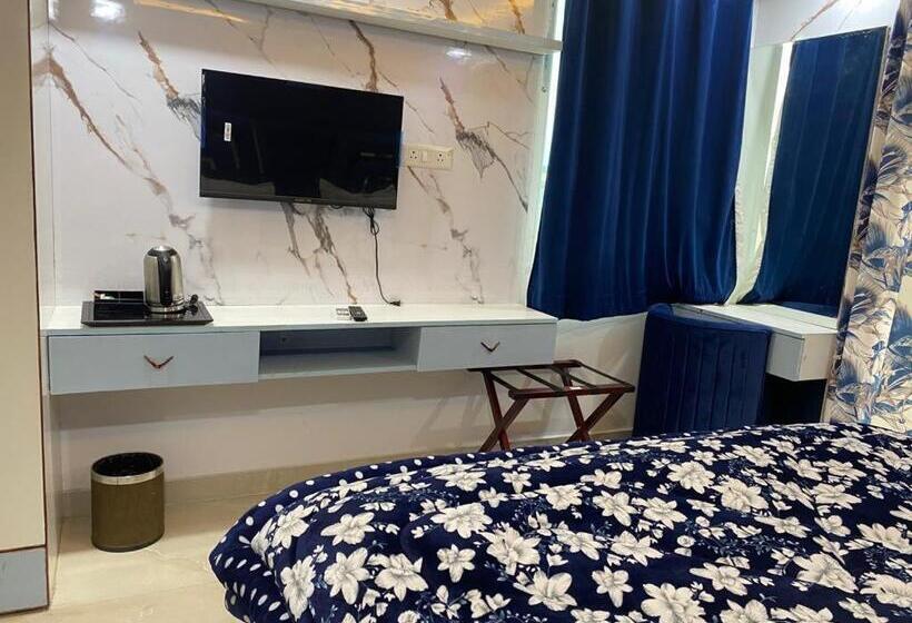 فندق Noida Dreams 144