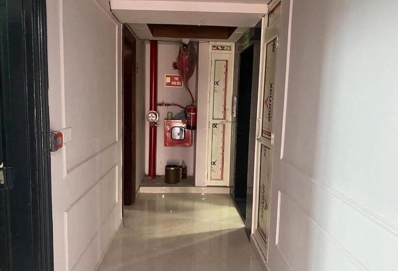 酒店 Noida Dreams 144