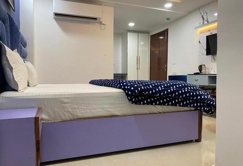 فندق Noida Dreams 144