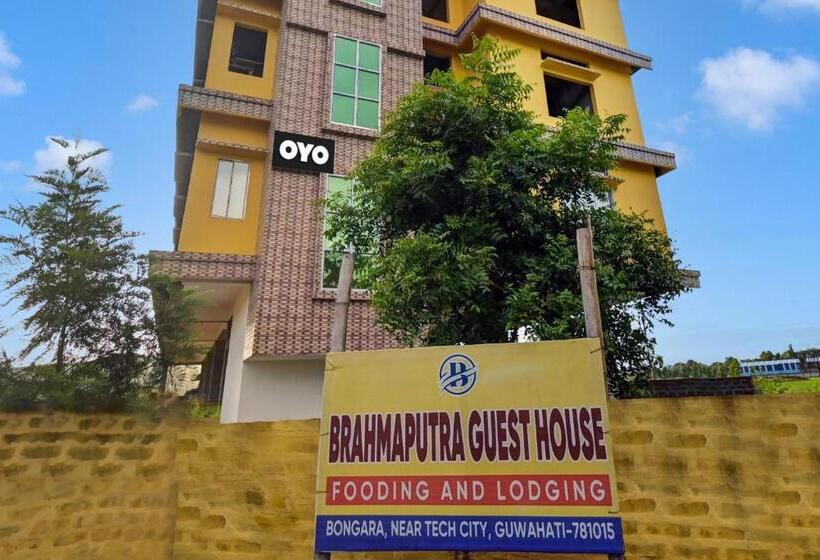 هتل Oyo Flagship 81402 The Brahmaputra Homestay